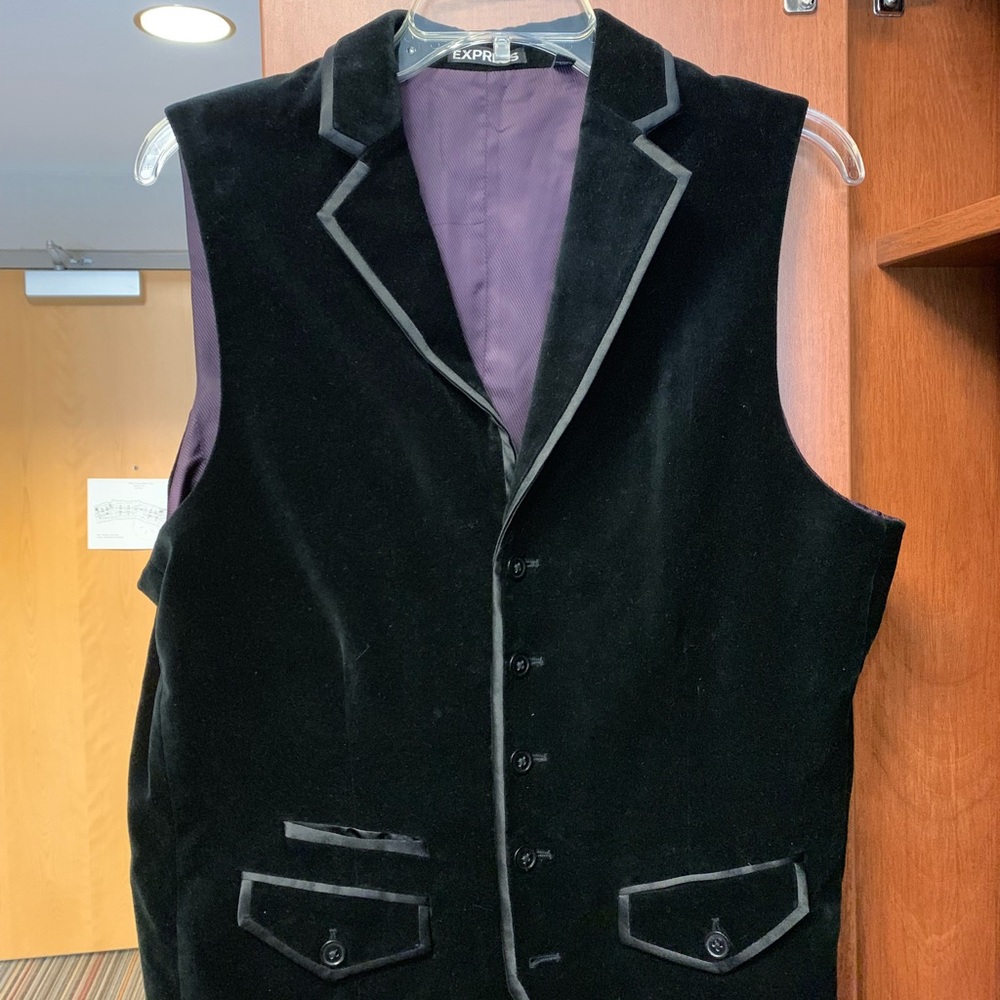 Black velvet Express vest